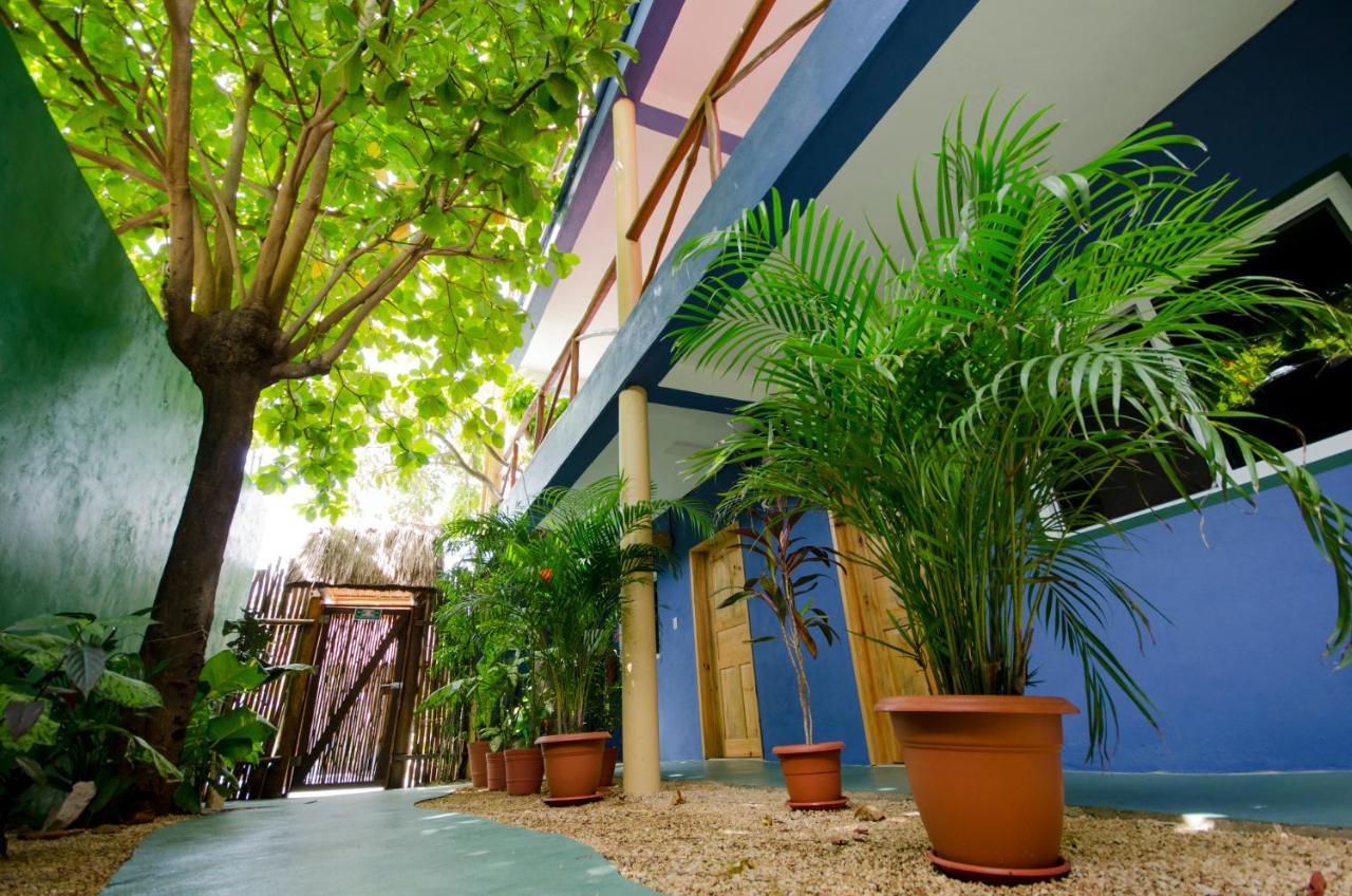 Casa Almendro Hotel Тулум Екстериор снимка