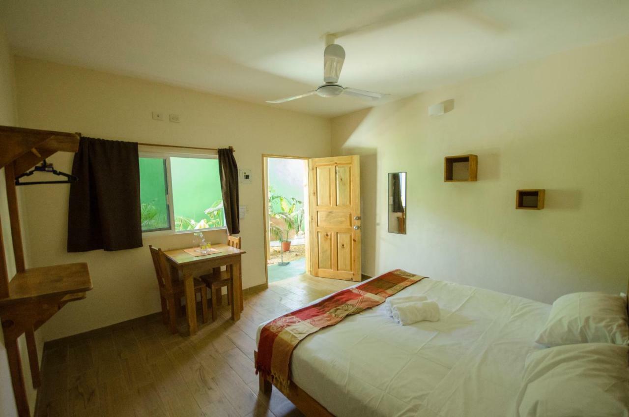 Casa Almendro Hotel Тулум Екстериор снимка