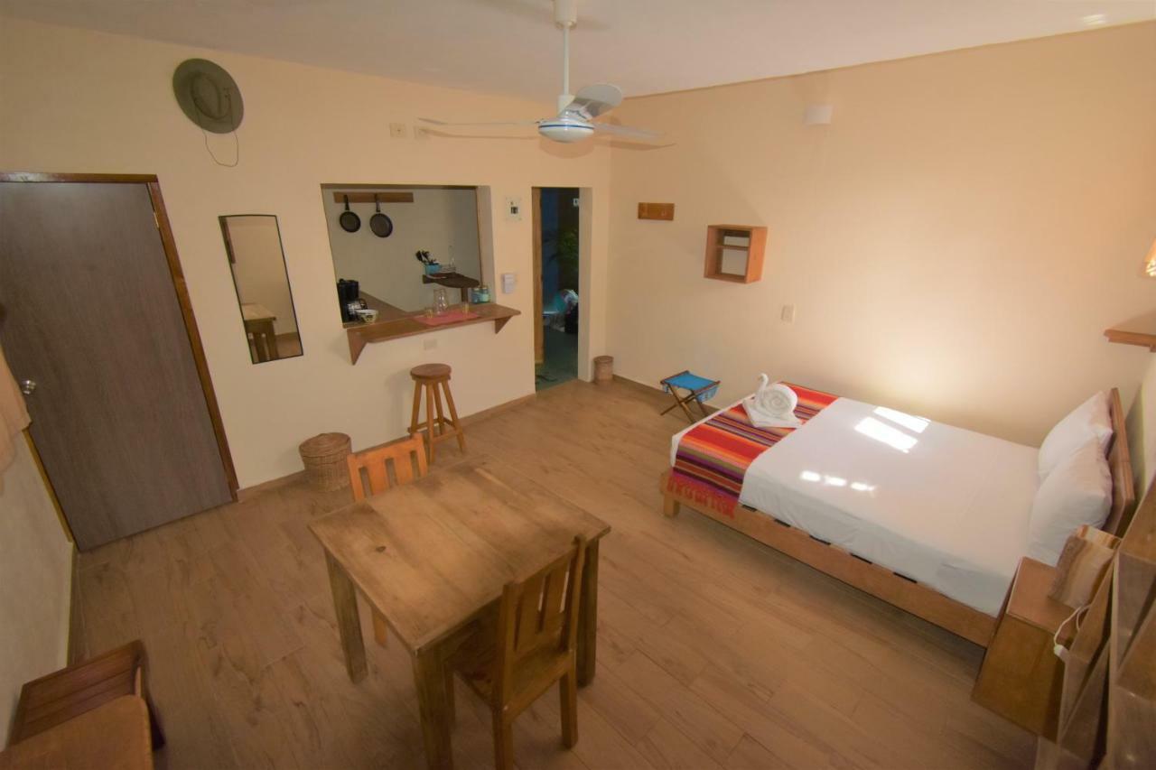 Casa Almendro Hotel Тулум Екстериор снимка